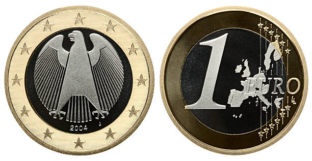 подтверждение евро монеты с обтравка на белом фоне - european union coin european union currency coin front view стоковые фото и изображения