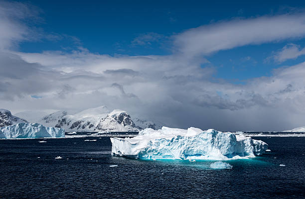 istock Icebergs floating in Antarctica 533997106