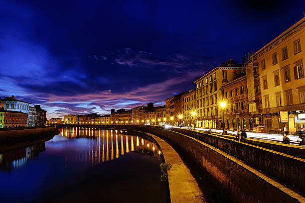istock Peaceful River Arno in PIsa at dusk 533997269