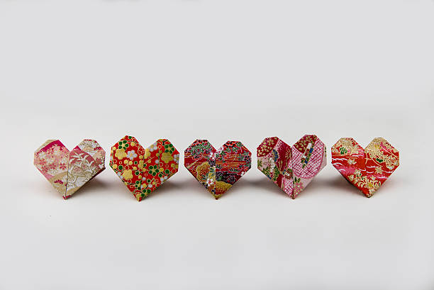 istock Origami Valentine Hearts 533998367