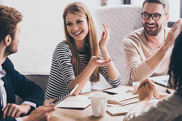 istock Sharing the latest news. 533999828