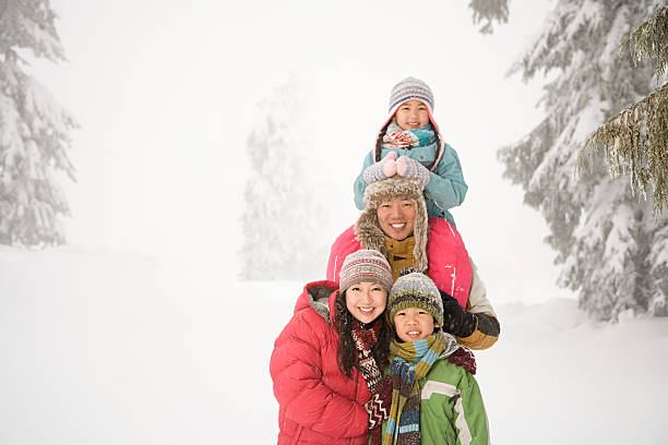 istock Family in the snow 534001053