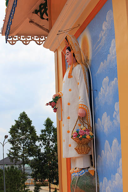 caodai храм во вьетнаме - caodaiism стоковые фото и изображения