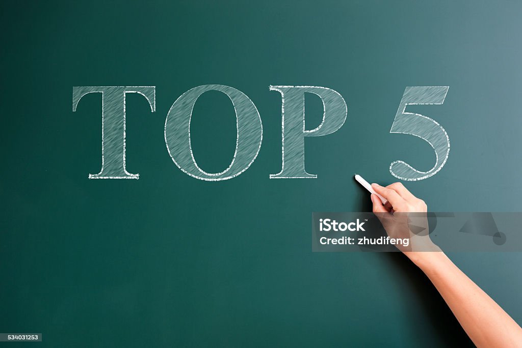 top 5 auf Tafel Schreiben - Lizenzfrei Zahl 5 Stock-Foto