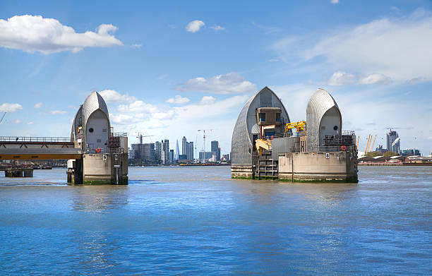 londres barreira do tâmisa - thames river thames barrier london england boundary - fotografias e filmes do acervo