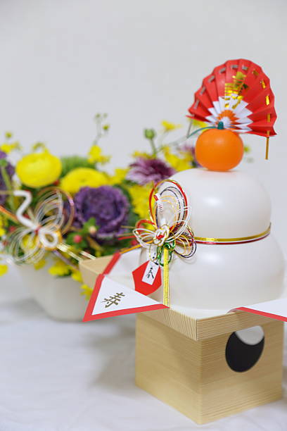istock kagamimochi and flower 534050809