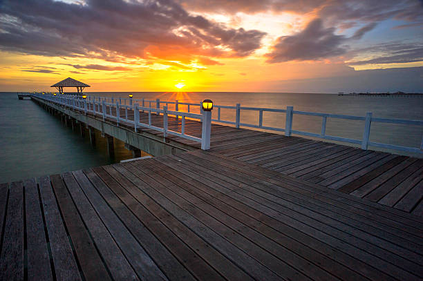 istock Wooden bridge corner to the sun 534080307