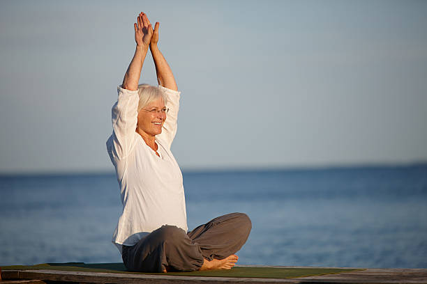 istock Yoga beside the sea 534104363