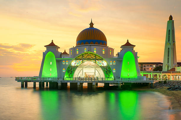 istock Malacca Straits Mosque, Malaysia at sunset 534110648