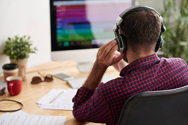istock Listening to new track 534122618