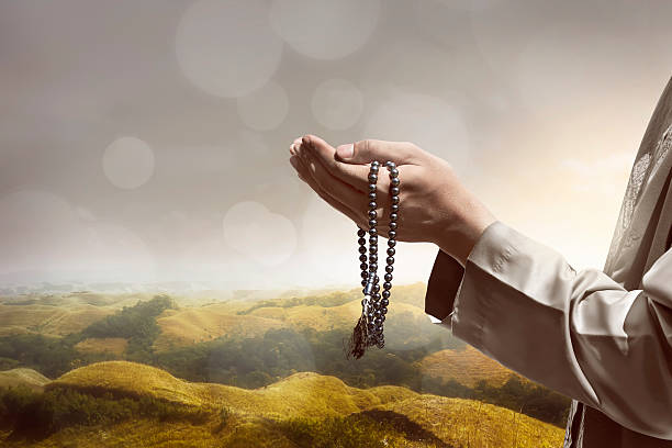 istock Hand of muslim people praying 534132938
