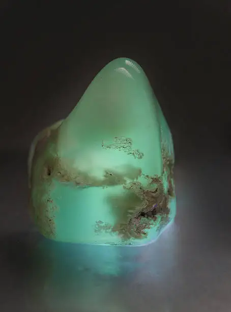 Beautiful sample of chrysoprase mineral for your mineralogical collection.