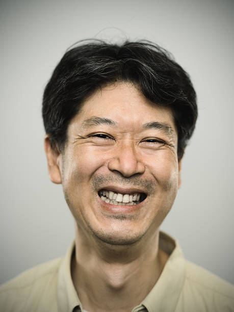 japonés retrato de un hombre con feliz expresión. - portrait human face chinese ethnicity real people fotografías e imágenes de stock