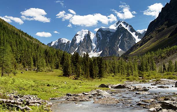 istock savlo szavlo valley and rock face 534139217