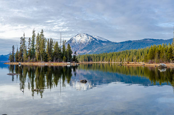 istock Lake Wenatchee in Winter 534139863