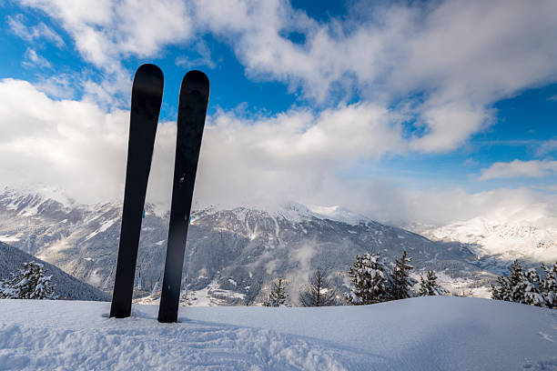 istock Ski on italian alps 534140069
