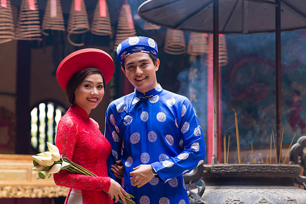 istock Vietnamese bride and groom 534157073
