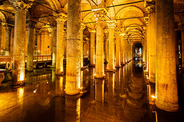 basilica cistern in istanbul - yerebatan sarnıcı fotoğraflar stok fotoğraflar ve resimler