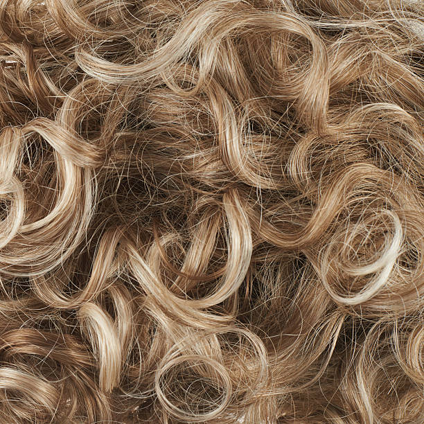 cabelo fragmento de como um fundo de composição - fashion shiny blond hair ringlet - fotografias e filmes do acervo