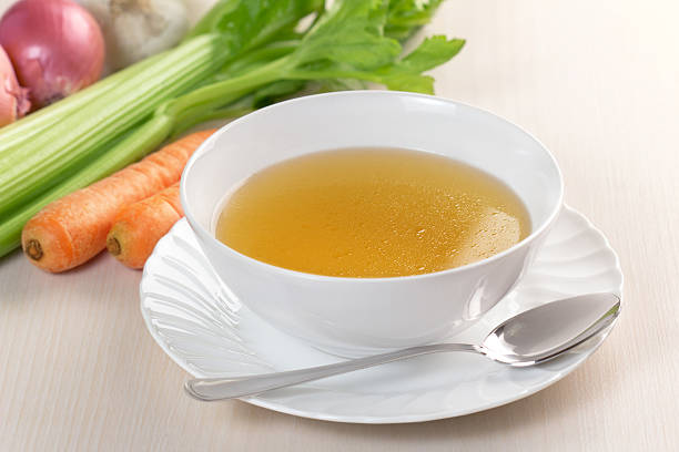 di verdura bouillon - soup appetizer vegetable vegetarian food foto e immagini stock