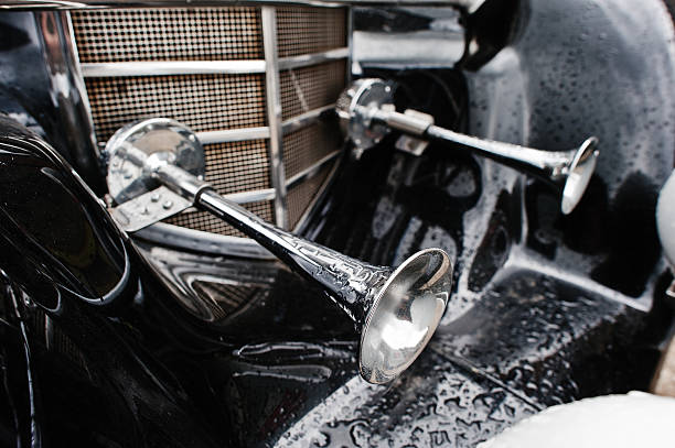 istock Two horns at old vintage retro car 534203298