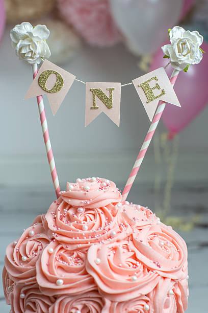 istock First Birthday Giant Pink Cake 534213508