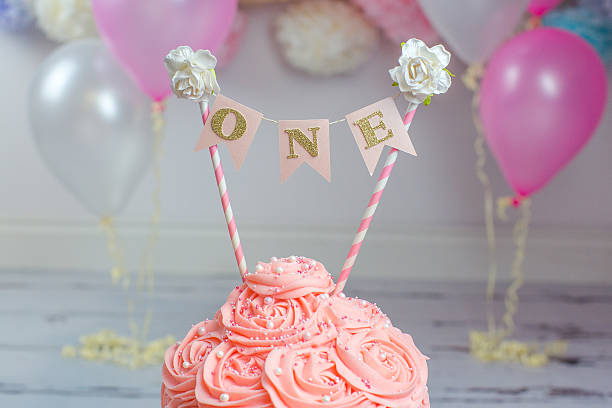 istock First Birthday Giant Pink Cake 534214524