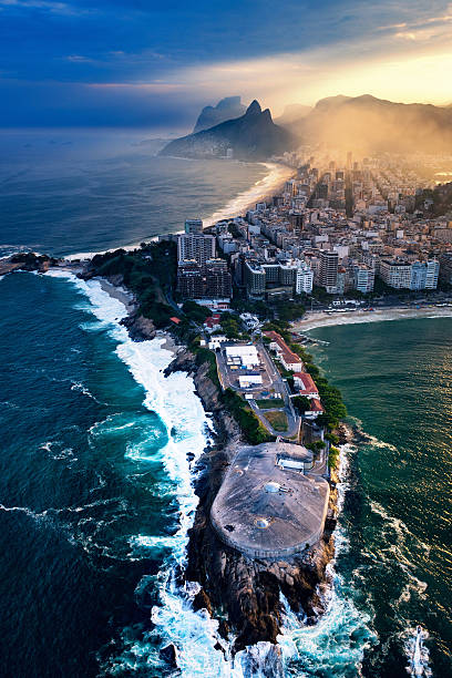 forte de copacabana no rio de janeiro - rio de janeiro panoramic skyline scenics imagens e fotografias de stock