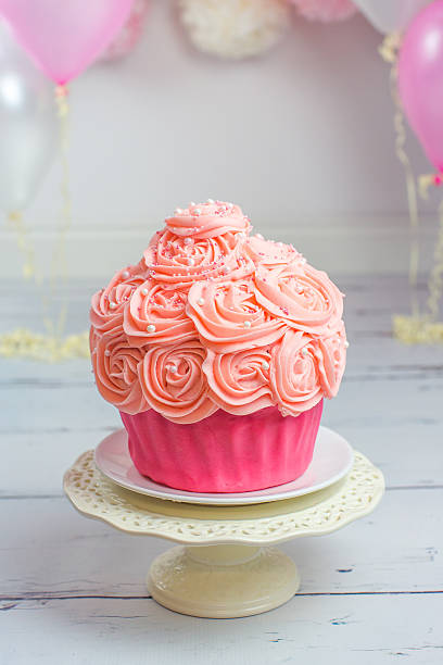 istock First Birthday Giant Pink Cake 534215308