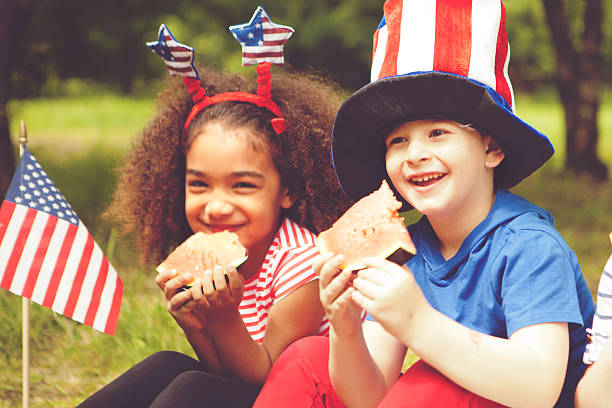 istock Children enjoy July 4th 534215848