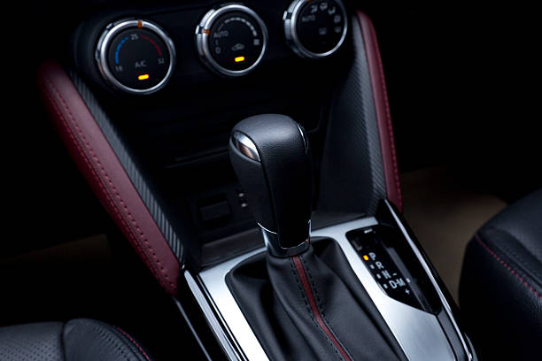 elegante diseño moderno interior del coche. - tuning knob fotografías e imágenes de stock