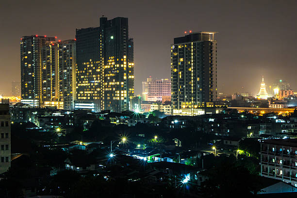 światła miasta noc w bangkoku, stolicy tajlandii - krungthep zdjęcia i obrazy z banku zdjęć