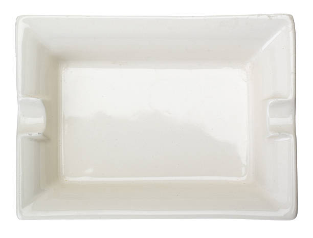istock Porzellanaschenbecher 534268227
