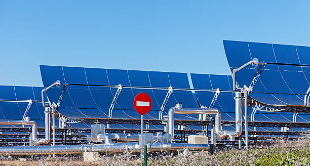 Parabolic Solar Trough Collector CSP Solar Trough Collector utilized to generate solar power near Orellana la Vieja (Extremadura, Spain). concentrated solar power stock pictures, royalty-free photos & images