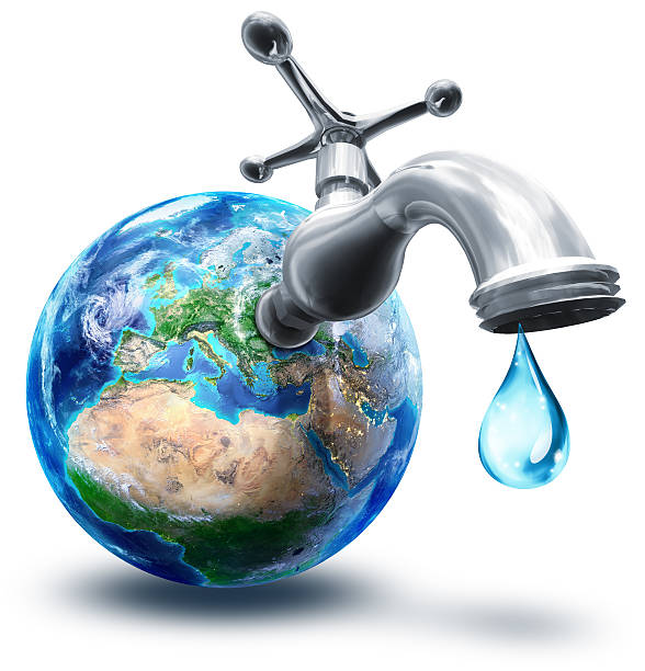 koncepcja oszczędzania wody w europie - leaking faucet water scarcity zdjęcia i obrazy z banku zdjęć