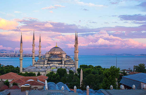 istock Blue Mosque at sunset in Istanbul, Turkey, Sultanahmet district 534366193