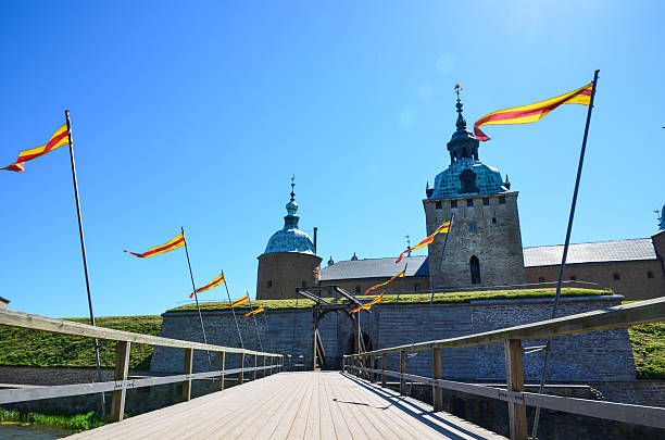 château de kalmar entrée - kalmar photos et images de collection