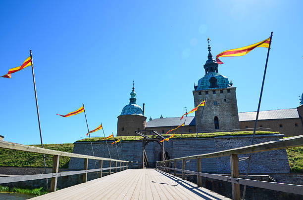 ingresso del castello di kalmar - kalmar foto e immagini stock