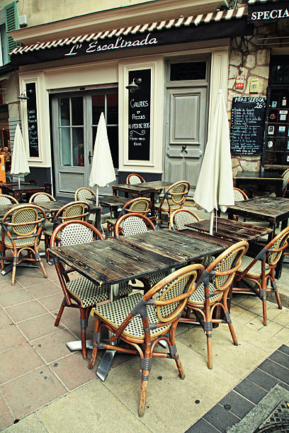 francese tradizionale caffetteria all'aperto, riviera francese, nizza, francia - city of nice restaurant france french riviera foto e immagini stock