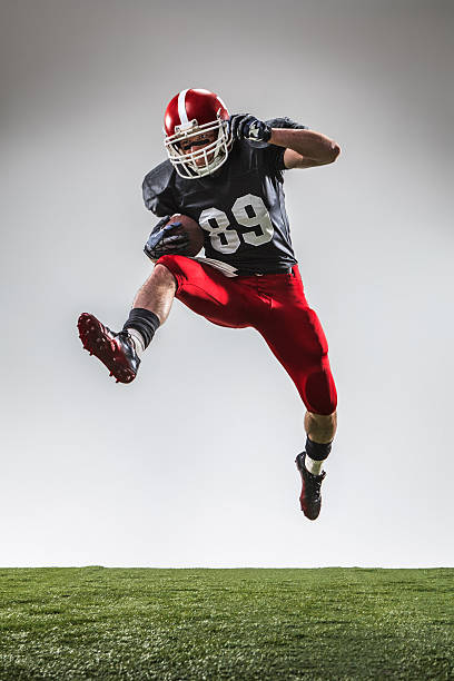 istock American football player in action 534475808