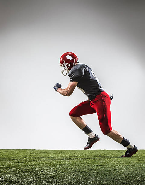 istock American football player in action 534475968