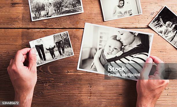 Muttertag Komposition Schwarzweißbildern Hölzernen Backgr Stockfoto und mehr Bilder von Fotografisches Bild