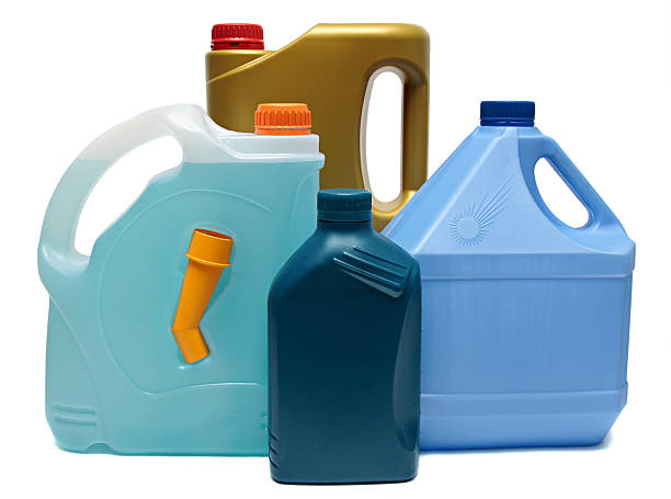 istock Plastic bottles from automobile oils isolated on white background 534503911