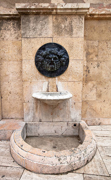 istock Old broken drinking fountain in the Spanish city 534509911