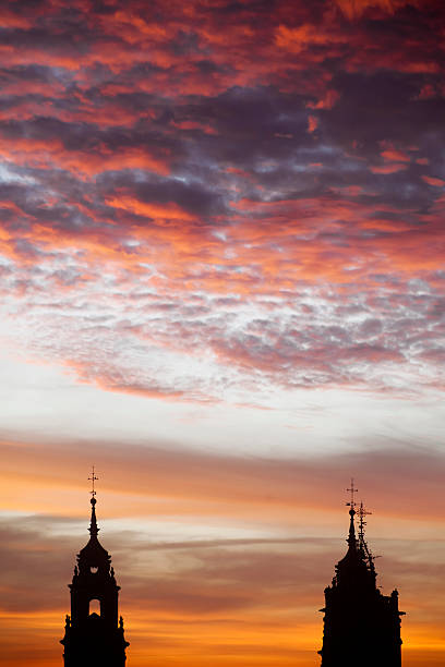 silhouetted towers della cattedrale in lugo, spagna - fernando lugo foto e immagini stock