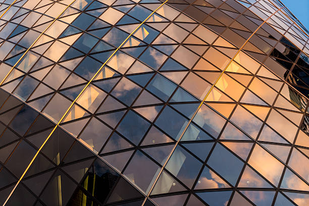 fachada de edificio de acero y vidrio - city hall de londres fotografías e imágenes de stock