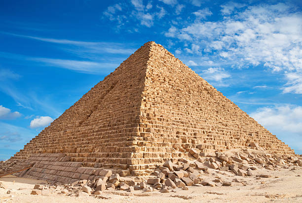 pyramide, gizeh - great pyramid photos et images de collection