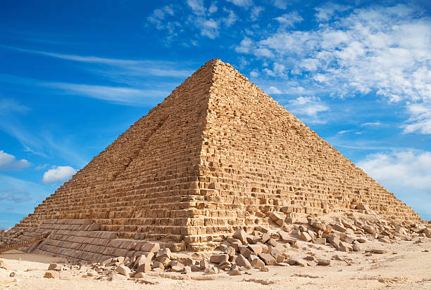 pirâmide de gizé - pyramid of mycerinus imagens e fotografias de stock