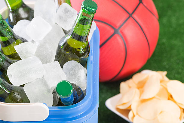 Fresh beer Fresh beer in a cooler with ice hrant dink stock pictures, royalty-free photos & images