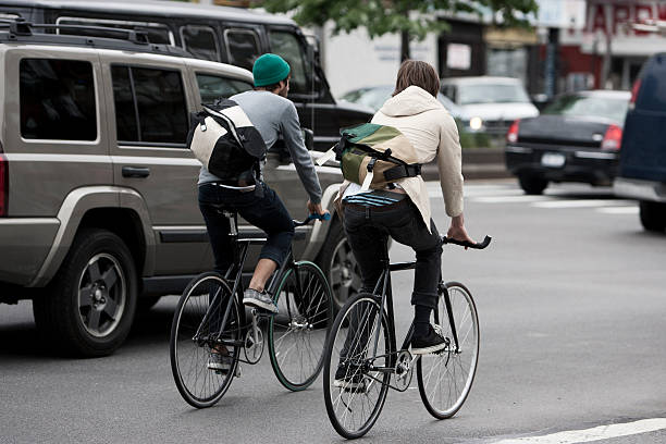 자전거 messengers 뉴욕 - bicycle messenger 뉴스 사진 이미지